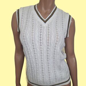Vintage 90s White sweater Vest Preppy Academia Coquette Cable Knit V Neck M